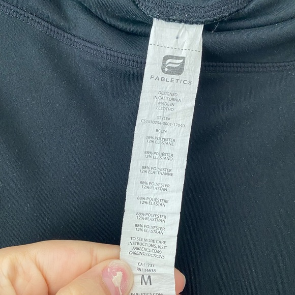 Fabletics Black Capri SZ M - Picture 6 of 6